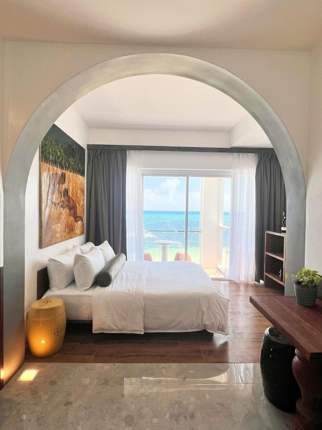 Palassa Private Residences Balabag  Rum bild