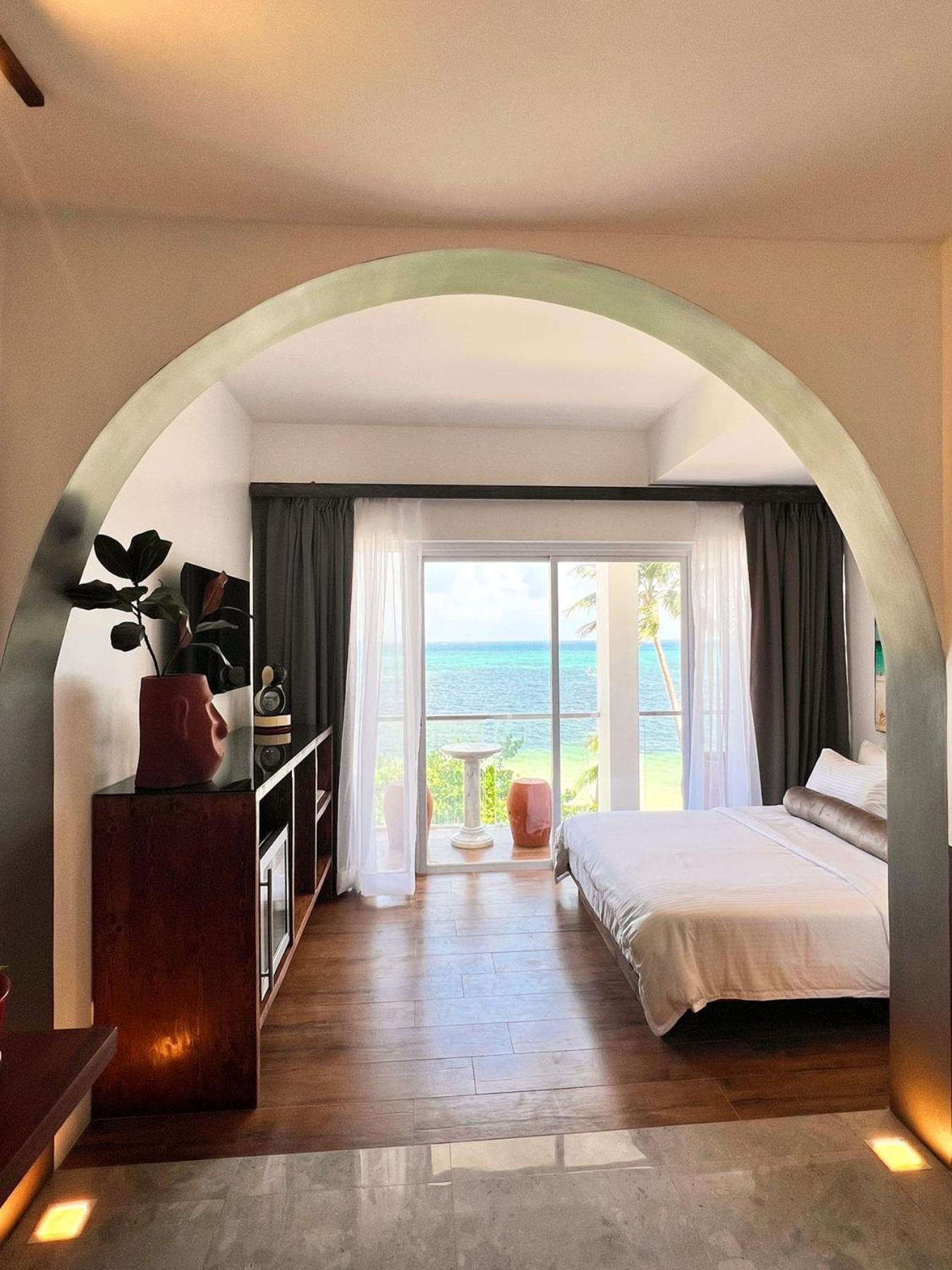 Palassa Private Residences Balabag  Rum bild