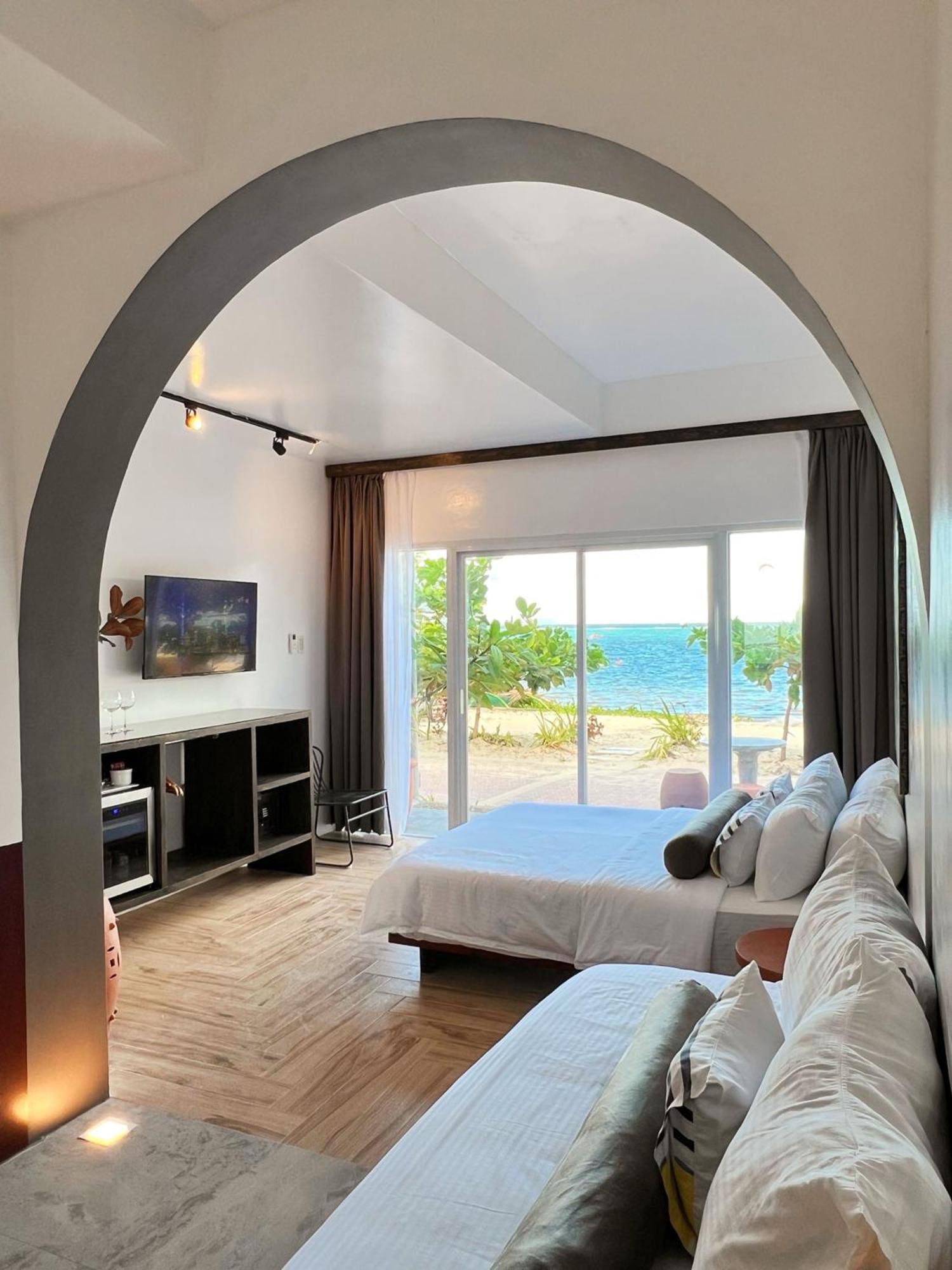 Palassa Private Residences Balabag  Rum bild