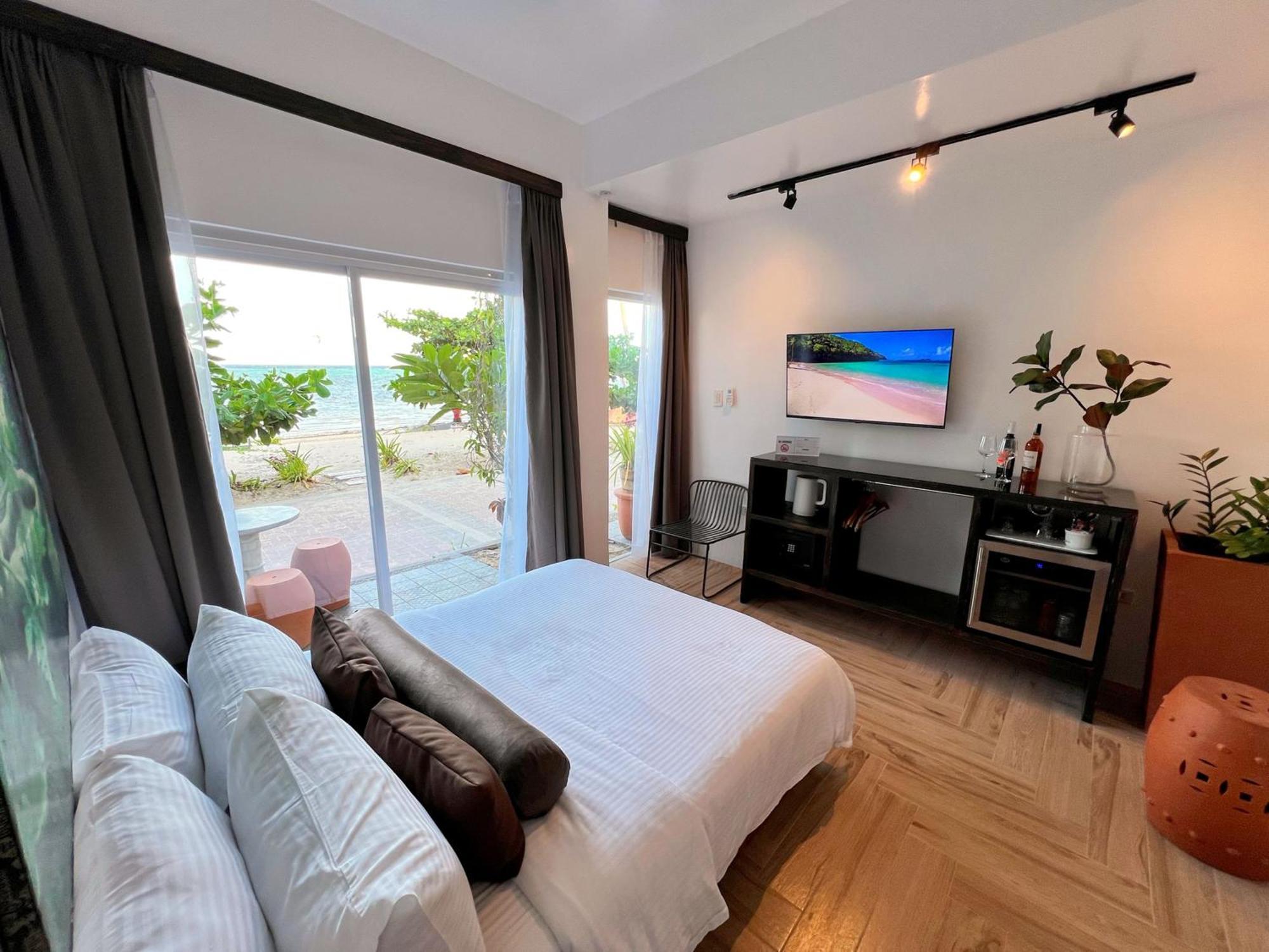 Palassa Private Residences Balabag  Rum bild