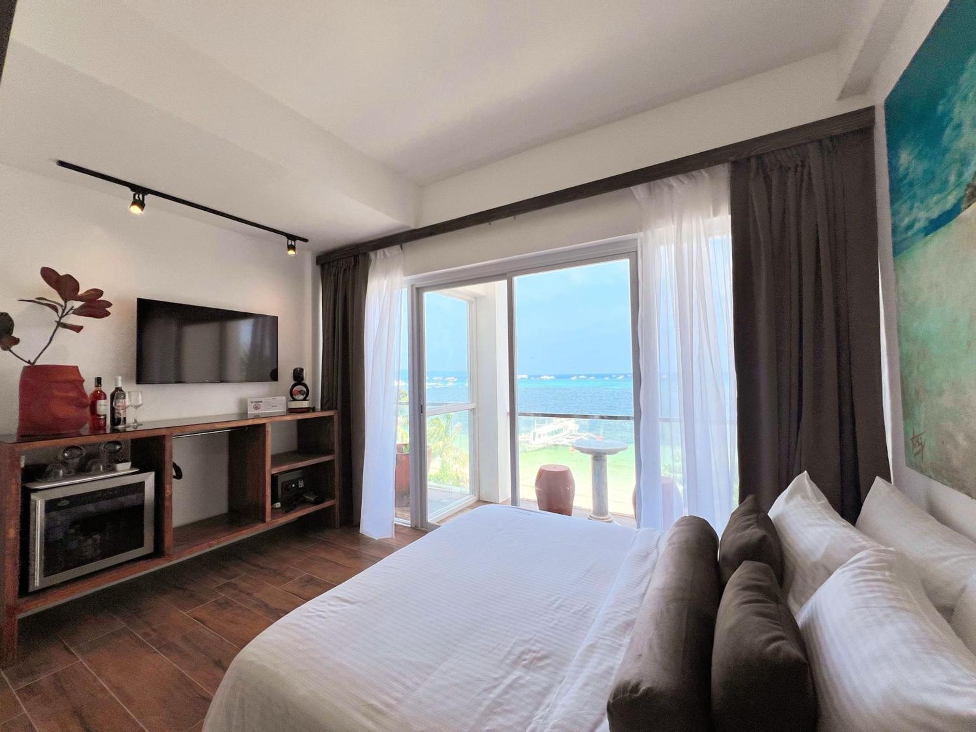 Palassa Private Residences Balabag  Rum bild